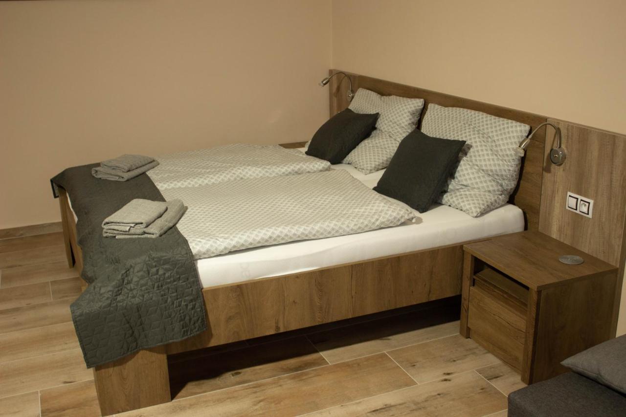 Apartmany Pilot Velka Hledsebe Buitenkant foto